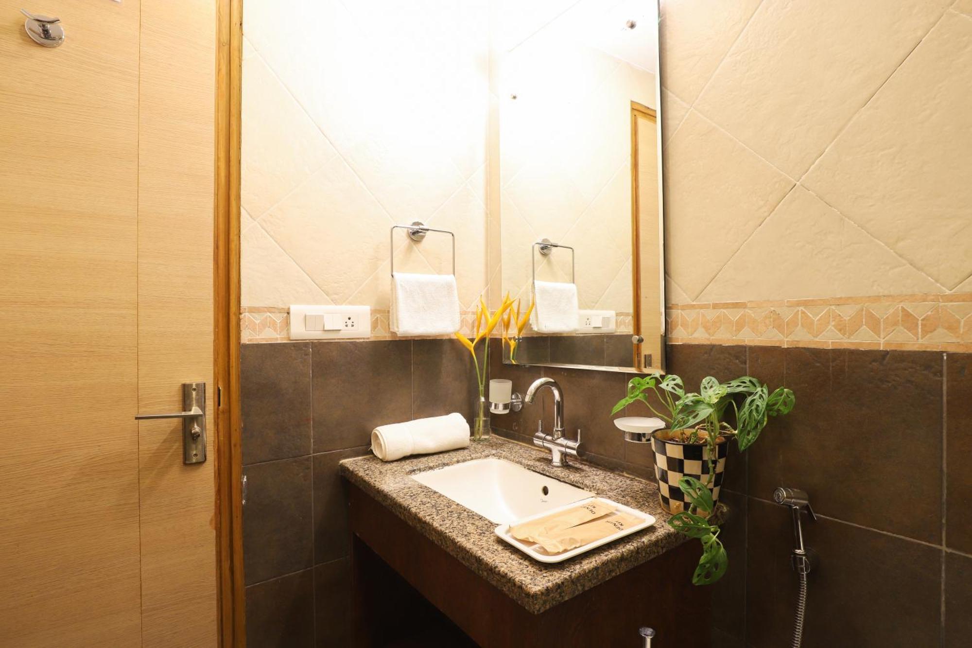Veera Strand Park Serviced Apartments Near كالانغيُت المظهر الخارجي الصورة
